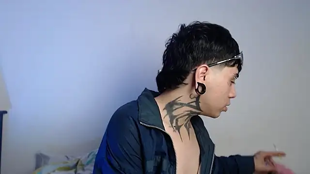 smoker_kenny stripchat live cam model