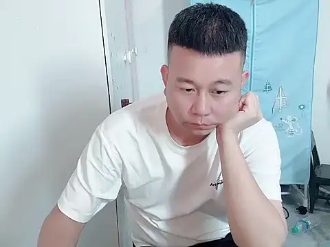 DaXiong_1990 stripchat live cam model