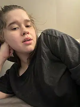 HornyGirlH stripchat live cam model