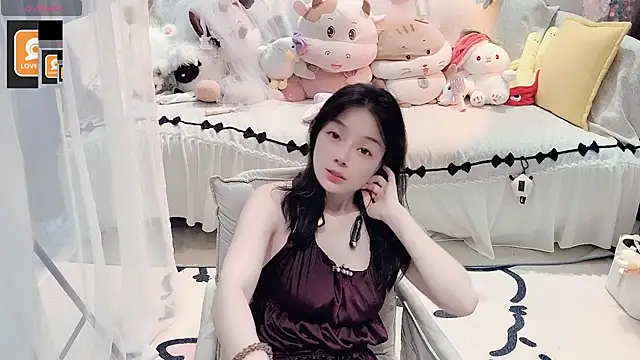 AKiKi711 stripchat live cam model