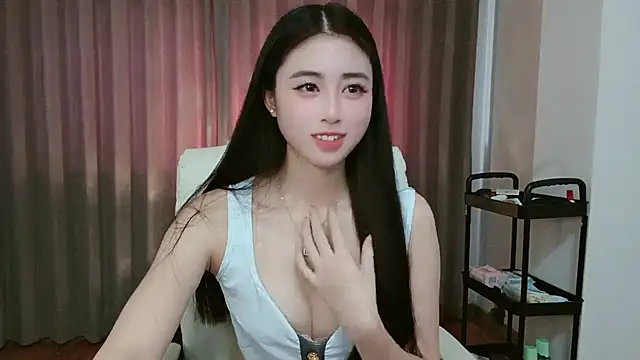 Yumi20052 stripchat live cam model