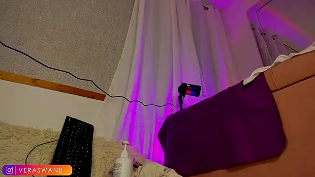 VeraSwan1 stripchat live cam model