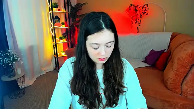 AlluringLookk stripchat live cam model