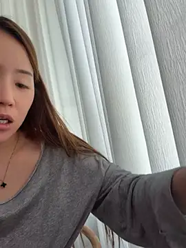 momoli60 stripchat live cam model