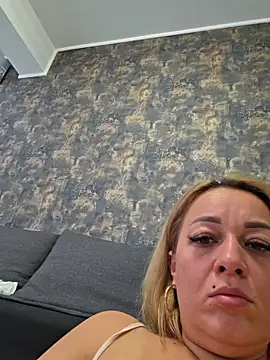 RuxyHuge42ETT stripchat live cam model