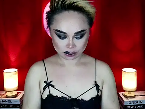 halsycarauy stripchat live cam model