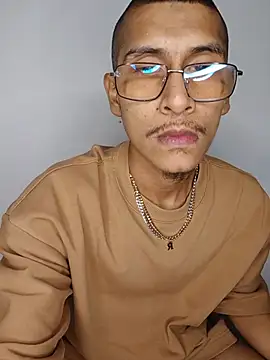 Hard_brown03 stripchat live cam model