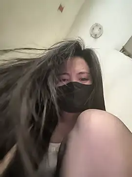 Bee_zzzz stripchat live cam model