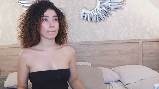 MeganLeroy stripchat live cam model