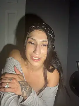 theetriniti stripchat live cam model