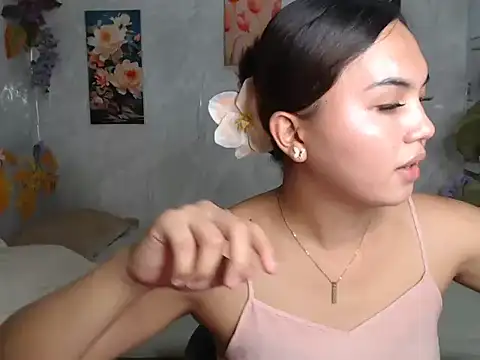 ur_asiankat stripchat live cam model