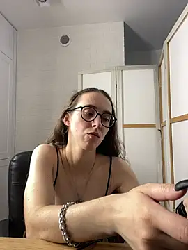 MartiniiSelenna stripchat live cam model