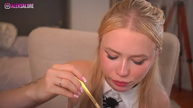 LexieLoree stripchat live cam model
