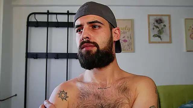 HairyRobxxx stripchat live cam model