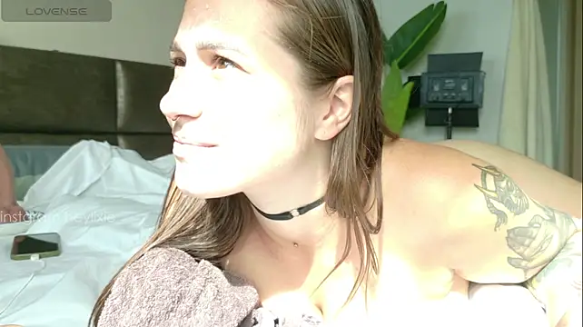 heylixie__ stripchat live cam model