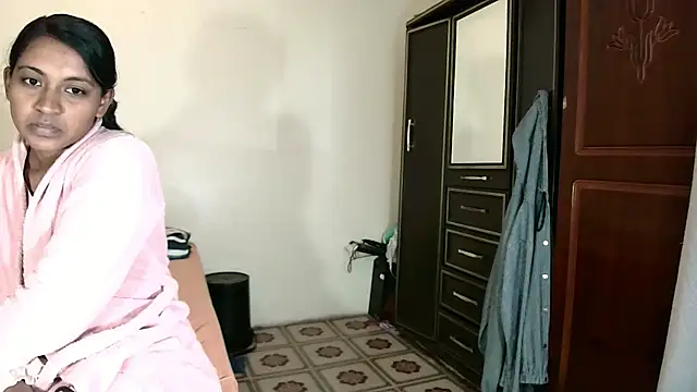 indiansweetflava stripchat live cam model