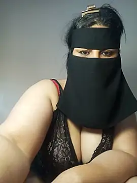 fati35flou stripchat live cam model