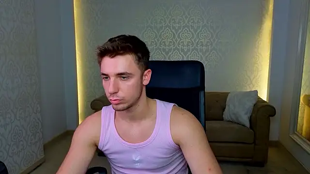KellenWest stripchat live cam model