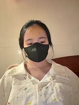 Gwen879 stripchat live cam model