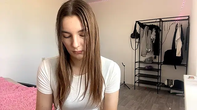 JuleCawood stripchat live cam model