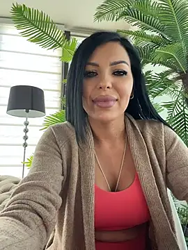 ReynaMorel stripchat live cam model