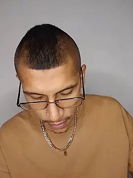 Hard_brown03 stripchat live cam model