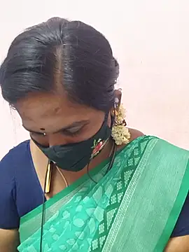 Tamil-Janani stripchat live cam model