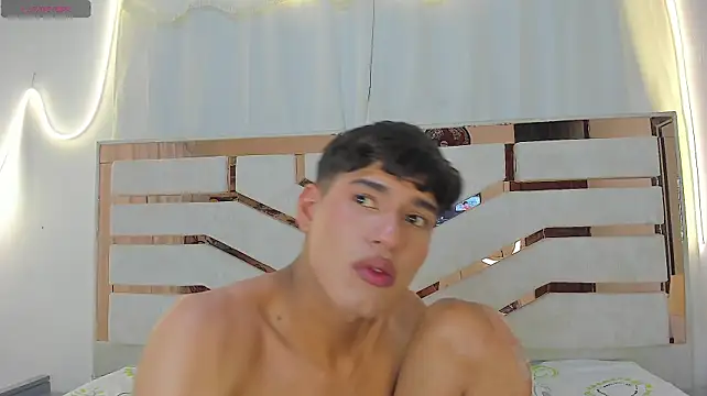 ADRIAN_LUUST stripchat live cam model