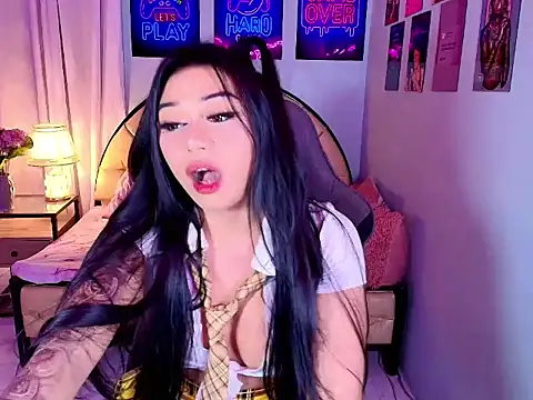SexxyTsLoverr stripchat live cam model
