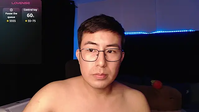 andrewmhilton_ stripchat live cam model