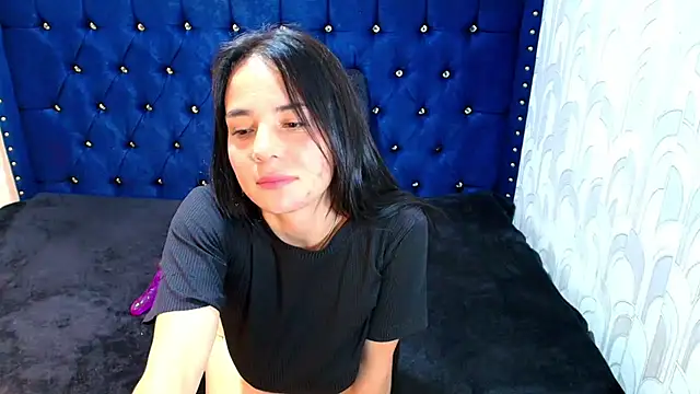 SaraPreston stripchat live cam model