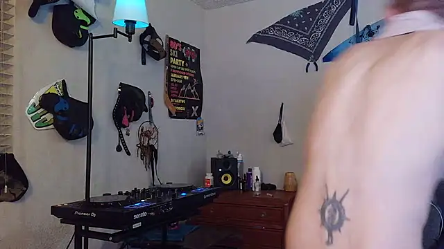 pyrowuff stripchat live cam model