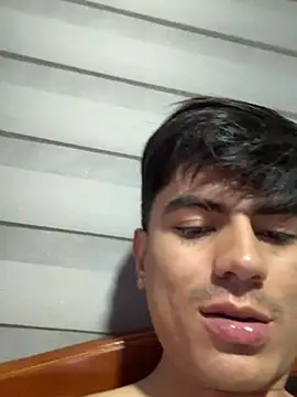 newblood04 stripchat live cam model