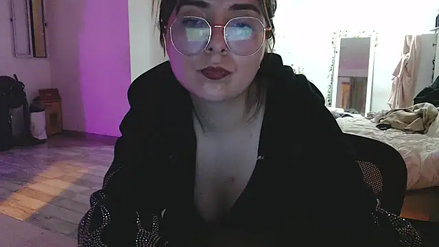 srtapolvos stripchat live cam model
