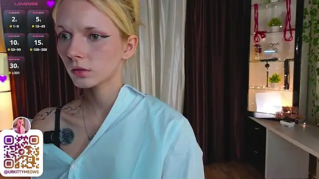 helly_hoff stripchat live cam model