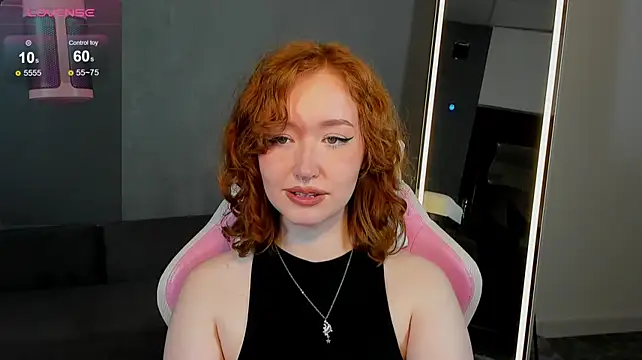 AprilWise stripchat live cam model