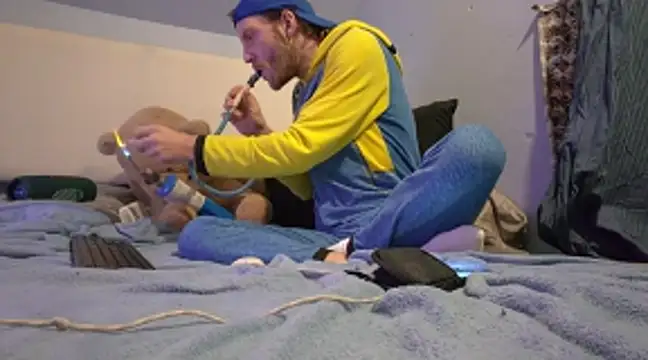 BabyDino_1992 stripchat live cam model