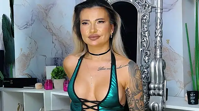NightshadeIris stripchat live cam model