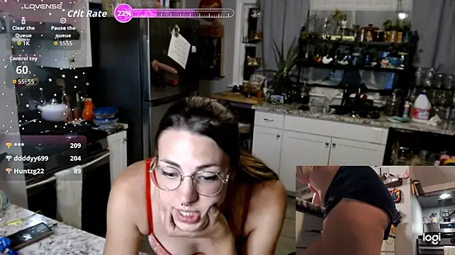 KierBearKisses stripchat live cam model
