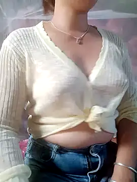 Ama-ra stripchat live cam model