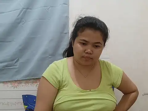 Sweetbigtits_69 stripchat live cam model