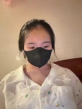 Gwen879 stripchat live cam model