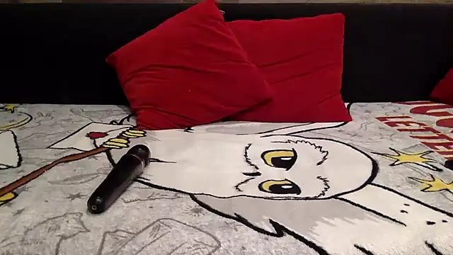 CandyBiteX stripchat live cam model