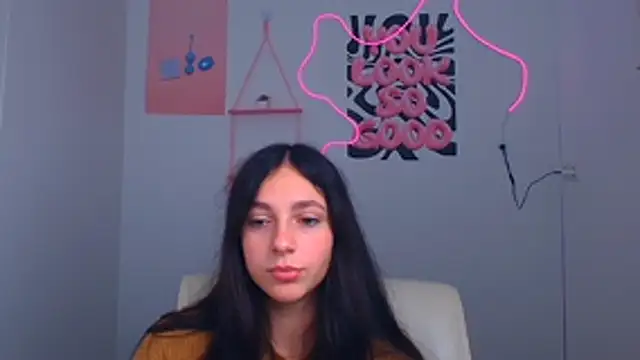 KissMeJulia stripchat live cam model