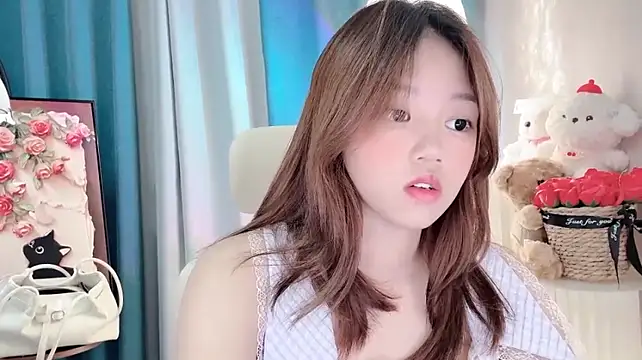 Yany520 stripchat live cam model