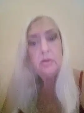 Julia20X stripchat live cam model