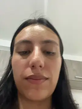 IvyDove stripchat live cam model