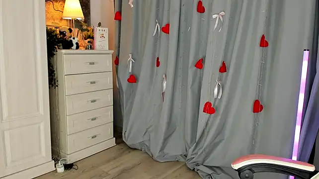 CozyKisses stripchat live cam model