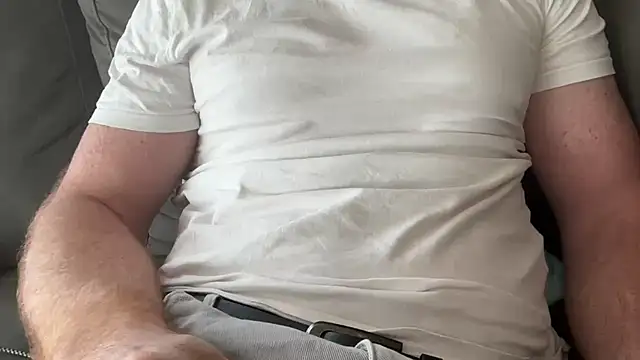 RicoV33 stripchat live cam model