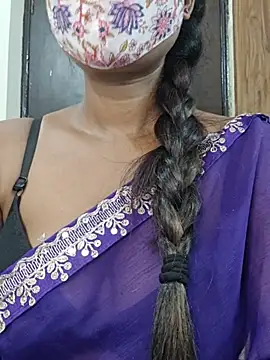 BellatrixBandra stripchat live cam model